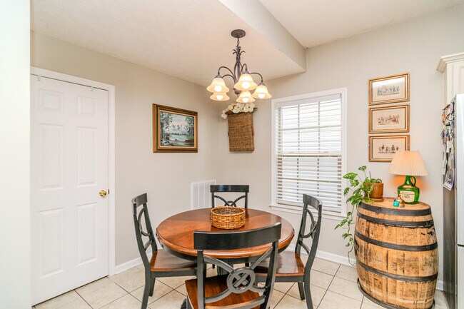 Building Photo - 3041 Sewanee Ln