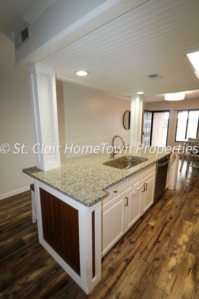 Building Photo - Waterfront Condo