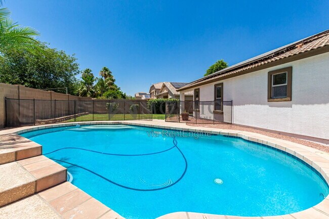 Building Photo - 3381 E Flamingo Ct