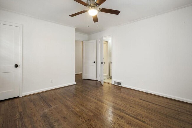 Building Photo - 2151 Radcliffe Dr NW