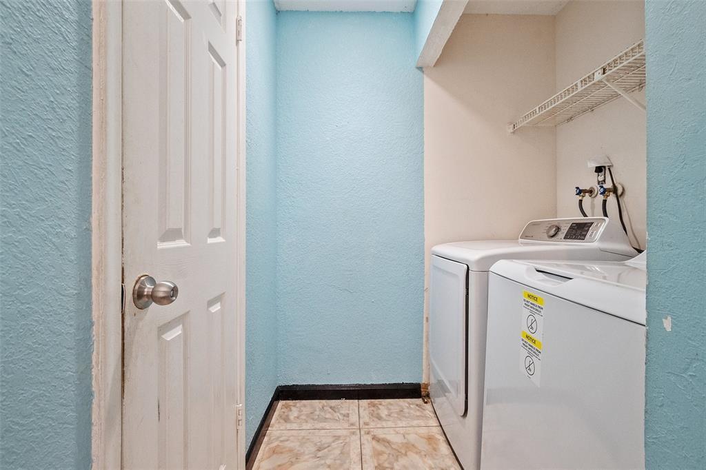 Building Photo - 833 NW 82nd Ave