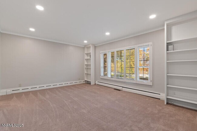 Building Photo - 1880 Meadowview Ln