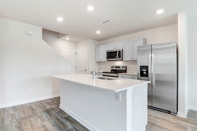 Building Photo - 156 Seymour Vlg Dr