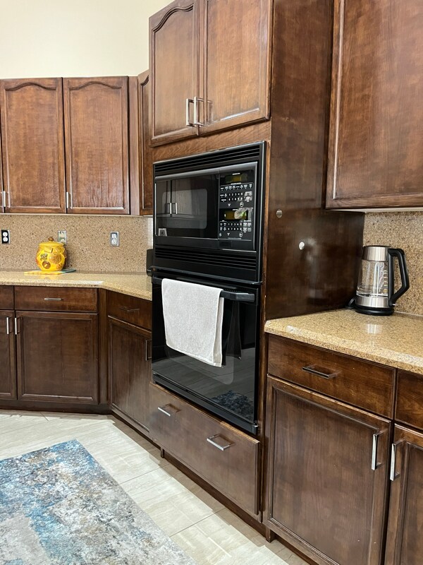 Building Photo - 9499 Castillana Ct
