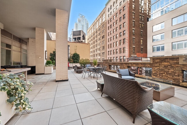 Building Photo - 35 W 33rd St