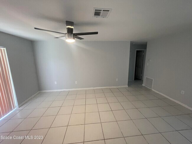 Building Photo - 146 Richardson St SE