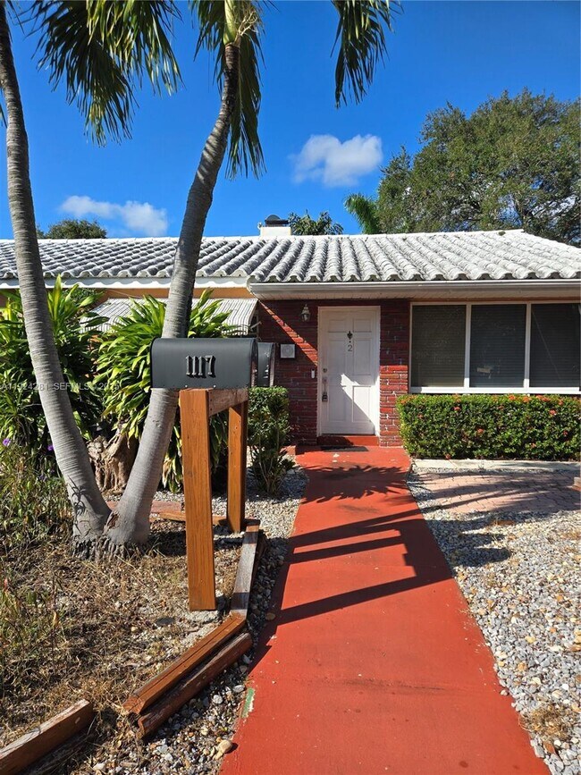 Building Photo - 1117 NE 17th Way