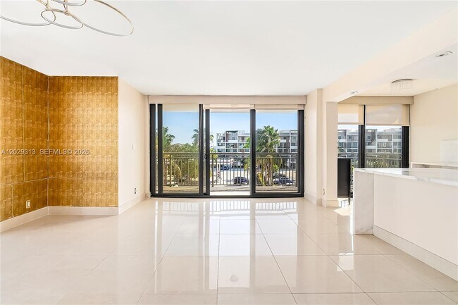 Building Photo - 3031 N Ocean Blvd