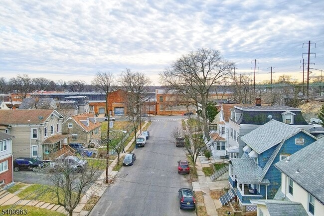 Building Photo - 1076 Fulton St