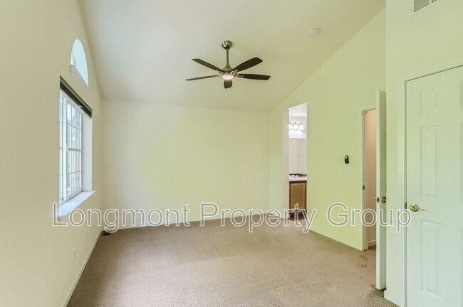 Building Photo - 907 Snowberry St