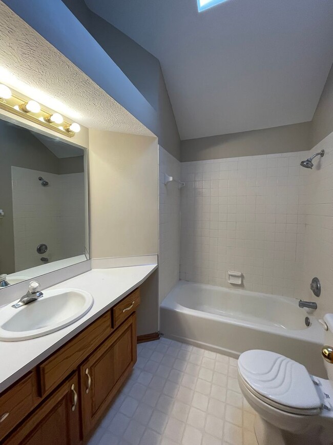 Building Photo - 17116 I St