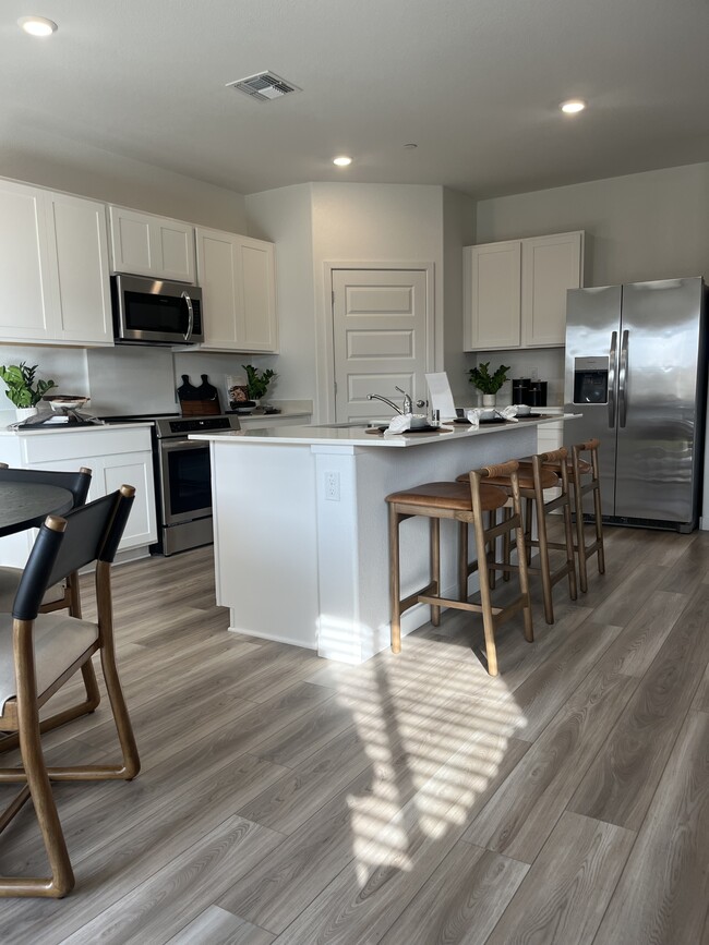 Building Photo - 1085 Silverado Wy