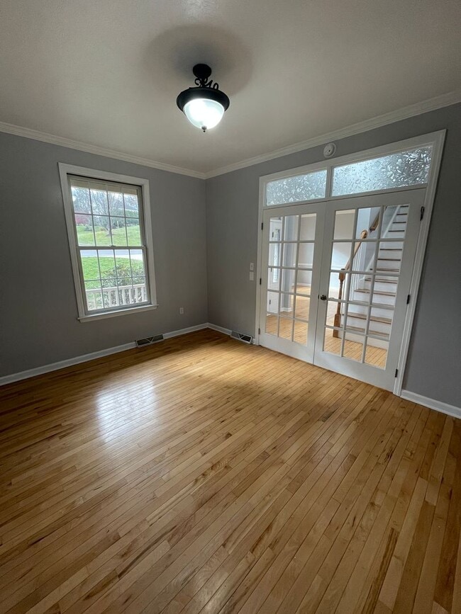 Building Photo - 1513 King Henry Dr