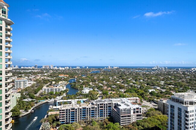 Building Photo - 347 N New River Dr E