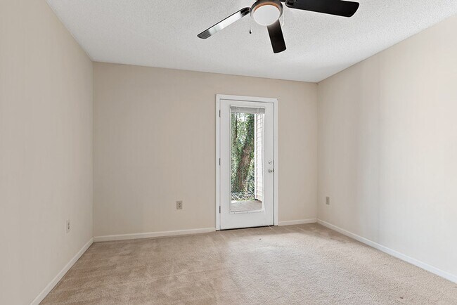 Building Photo - Location, Location, Location!