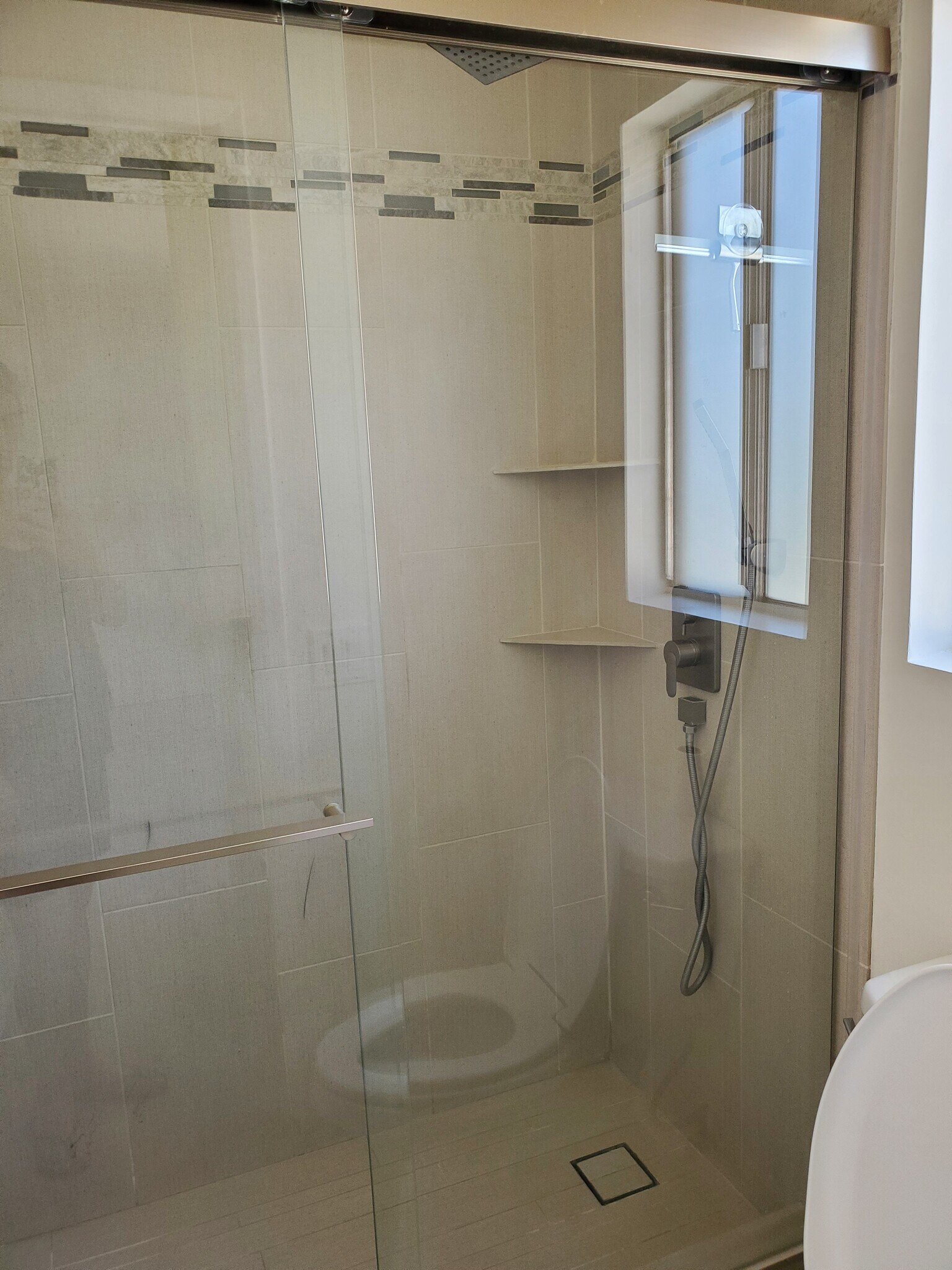 Master shower - 12330 Osborne St