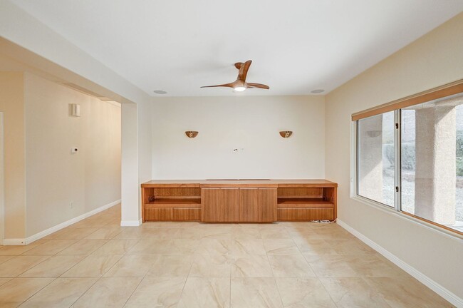 Building Photo - 2/2 BEAUTIFUL Single Story in Sun City Ant...