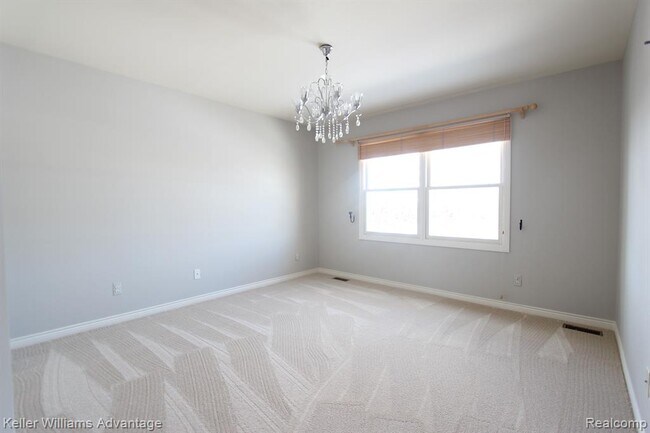 Building Photo - 18547 Clairmont Cir E