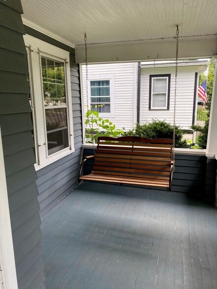 Building Photo - 1232 Porlier St