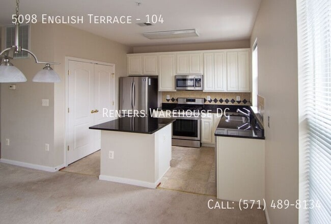 Building Photo - 5098 English Terrace