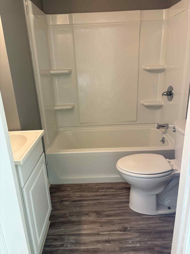 Building Photo - 91 Russell St