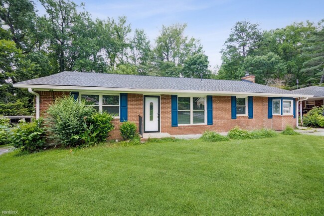 Building Photo - 3 br, 2.5 bath House - 2817 Carriage Lane