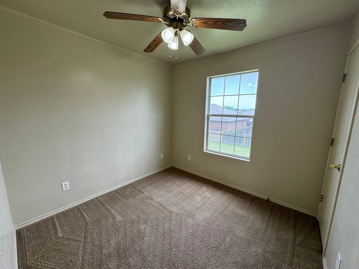 Building Photo - 4506 Deek Dr