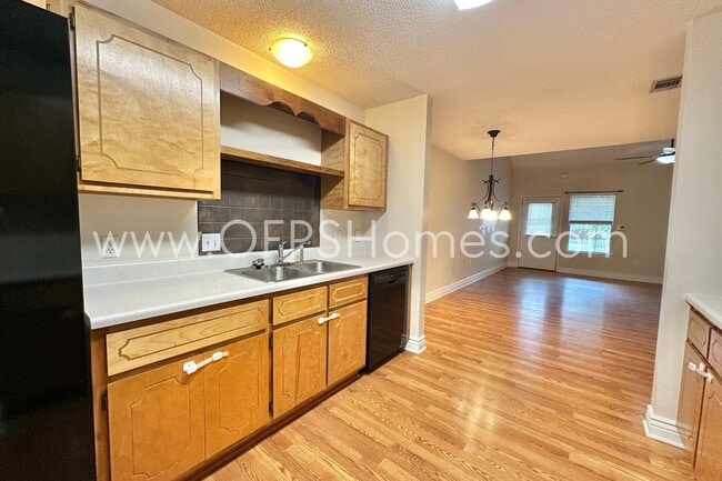 Building Photo - 1017 Creel St