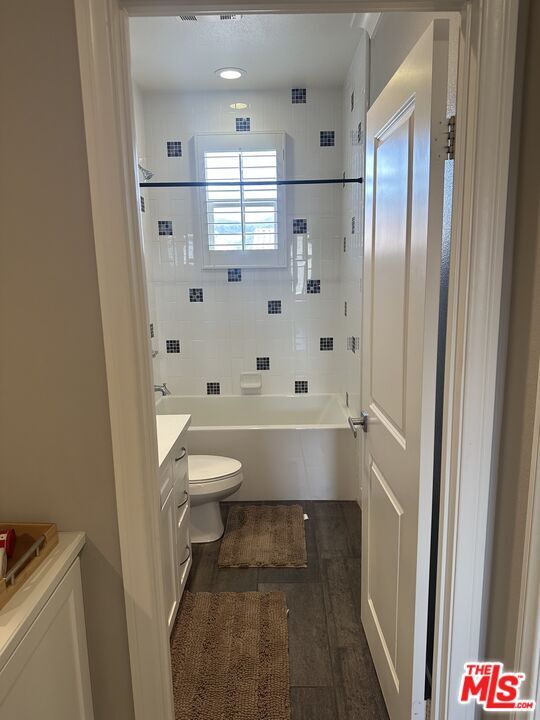 Building Photo - 72 Capricorn