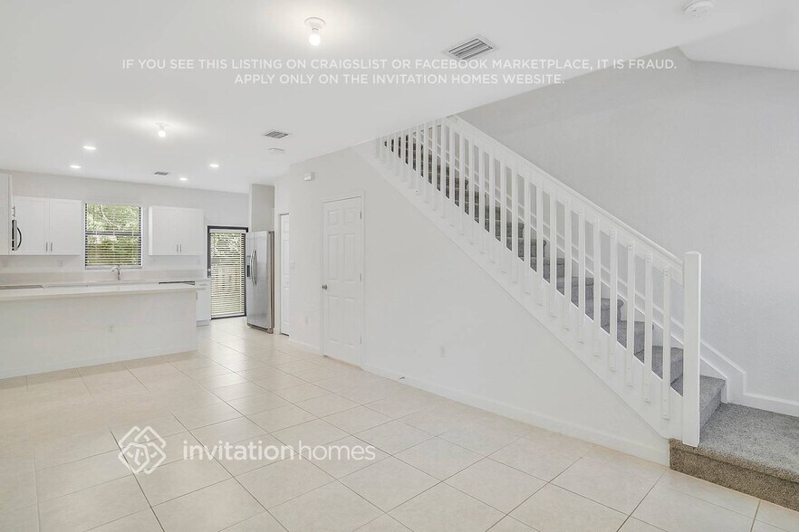 Building Photo - 1640 SW 29th St