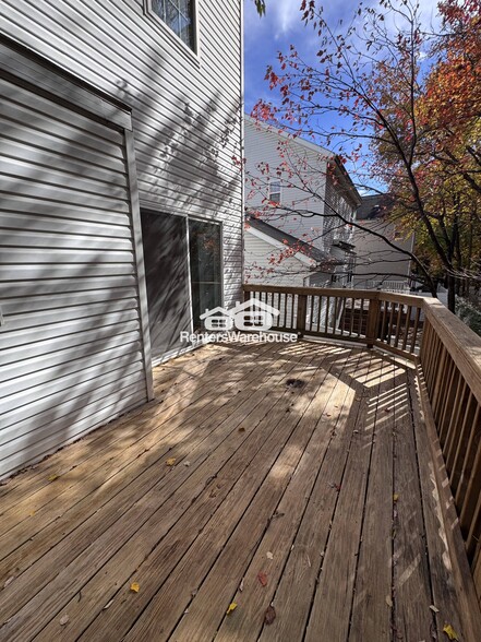 Building Photo - 7614 Bluff Point Ln