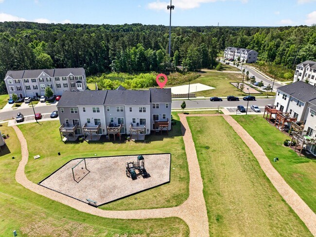 Building Photo - 1232 Lizer Rd