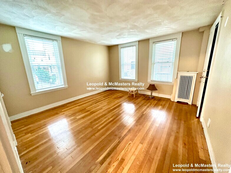 Building Photo - 6 Thorndike Ter