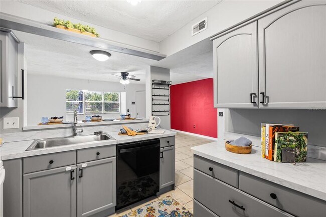 Building Photo - 4038 Cortez Dr