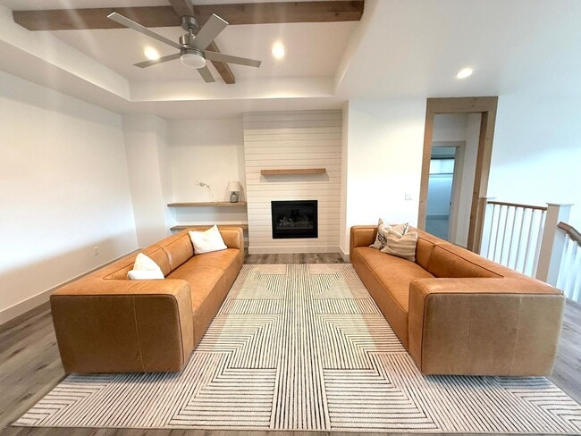 Building Photo - Stunning 4 Bed 3 Bath Single Family Home With Garage located Towards Canyon Ferry!