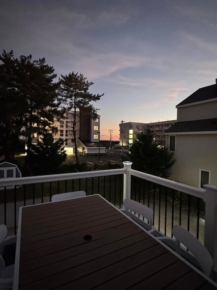 Building Photo - 512 W Brigantine Ave