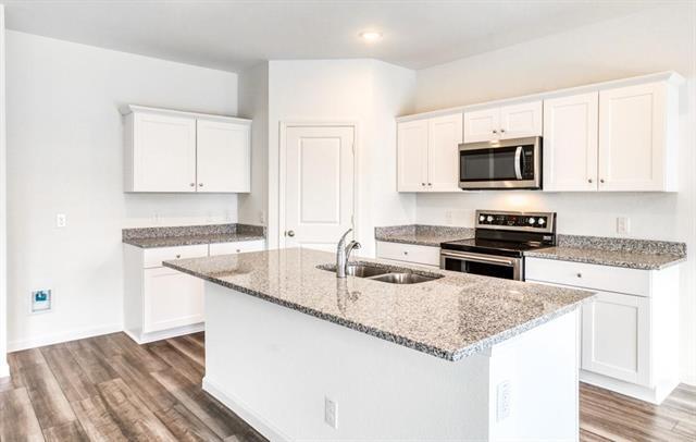 Building Photo - 720 Holly St