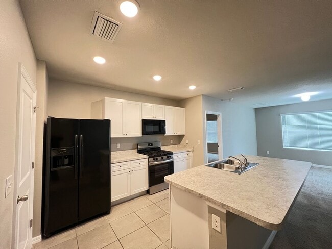 Building Photo - Beautiful, 3 Bedroom Home!!