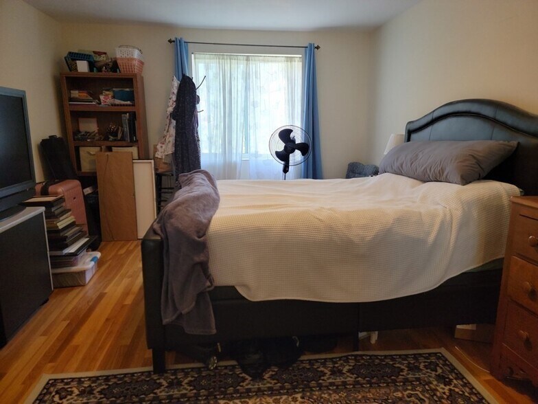 Building Photo - 50 Green St