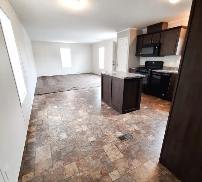 Building Photo - 9791 Spinnaker Dr