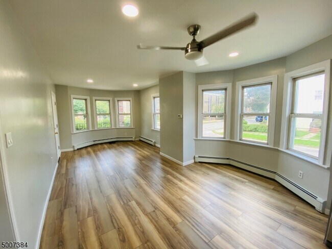 Building Photo - 79 Spruce St