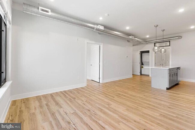 Building Photo - 2440-44 Kensington Ave
