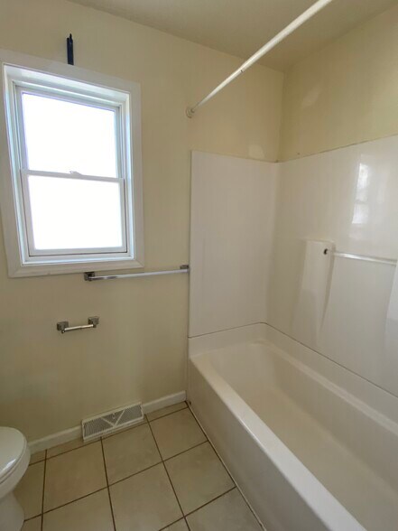 Building Photo - 314 Eicher Ave