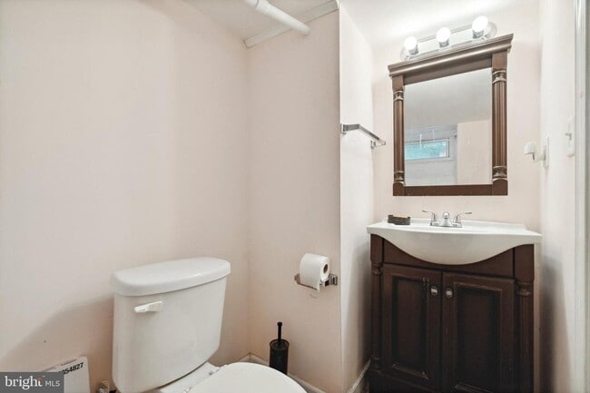 Building Photo - 7117 Woolston Ave