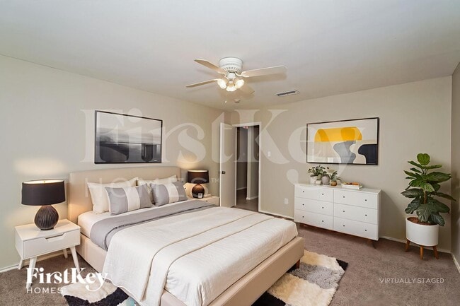 Building Photo - 6104 Skylark Ln