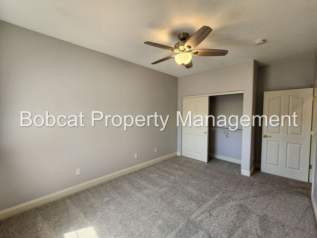 Building Photo - 1240 Flintwood Dr