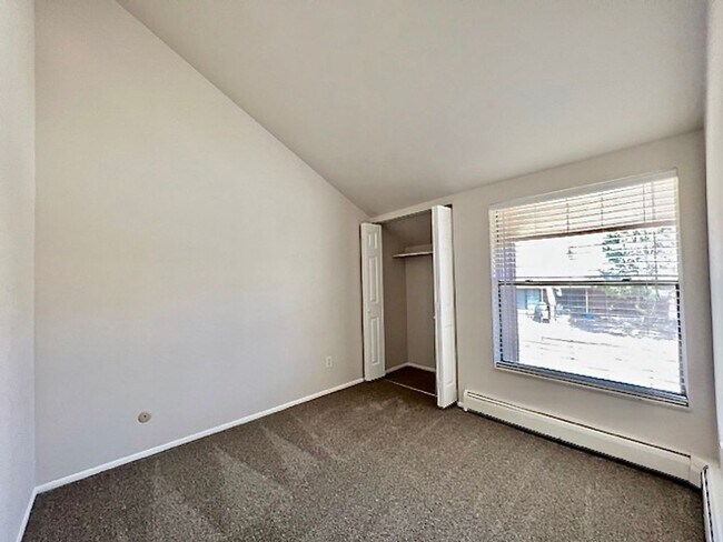 Building Photo - 3 Bed/1.5 Bath Quail Creek Condo
