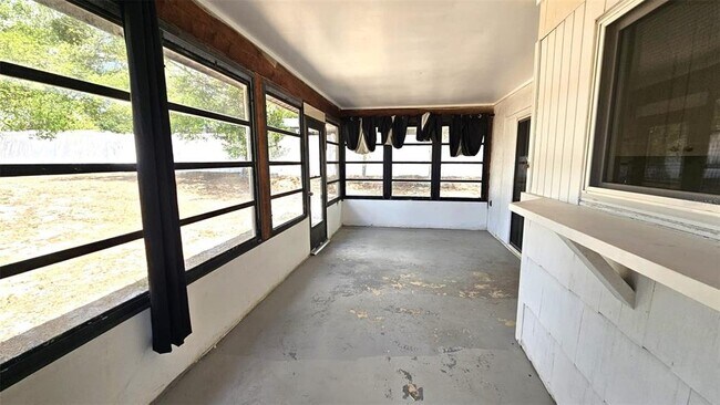 Building Photo - 1524 Newhope Rd
