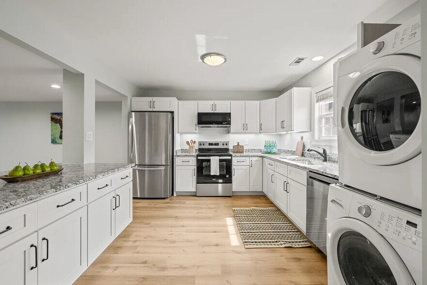 Building Photo - 1213 Manassas Court