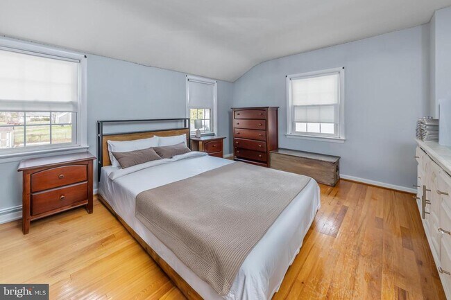 Building Photo - 307 Dickinson Rd